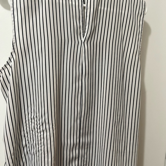 Worthington Medium Sleeveless turtleneck ruffle blouse - Picture 4 of 5